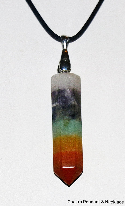 Collar con colgante de chakras