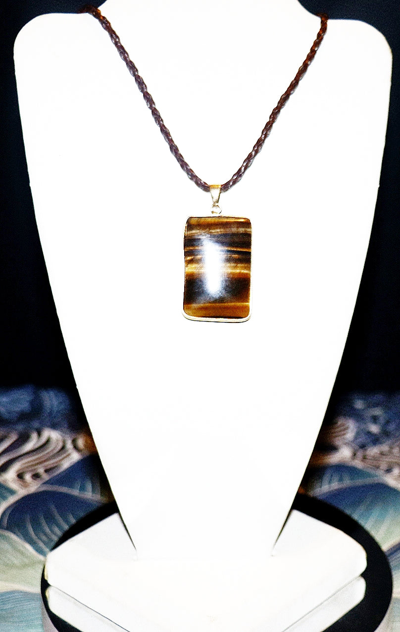 Colgante y collar de ojo de tigre amarillo