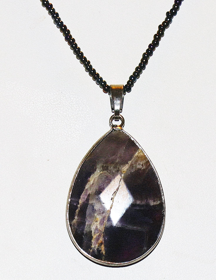 Colgante y collar de amatista morada