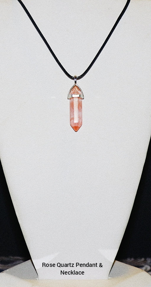 Colgante y collar de cuarzo rosa