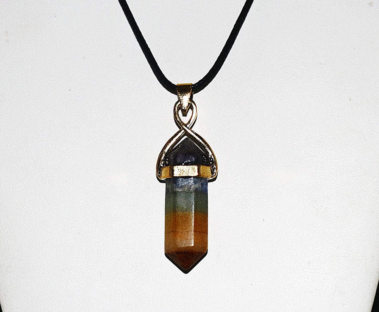 Colgante y collar de chakras