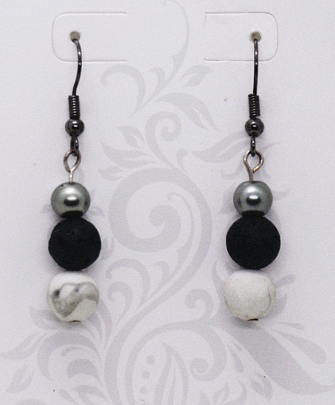 Pendientes con piedra preciosa de howlita blanca