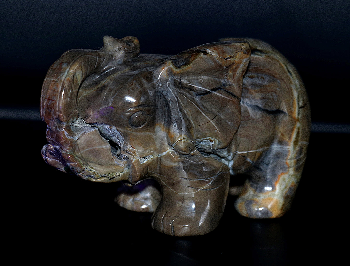 Rare Volcanic Agate With UV Light Reaction eaction Gemstone Druzy Carved Elephant